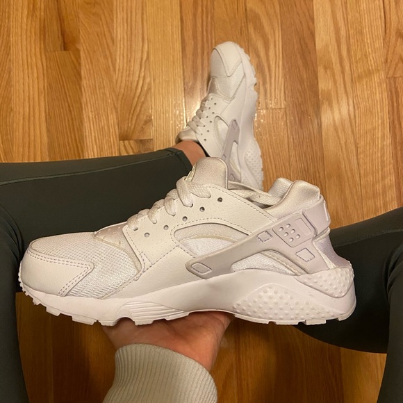 Nike Shoes - Nike Huaraches